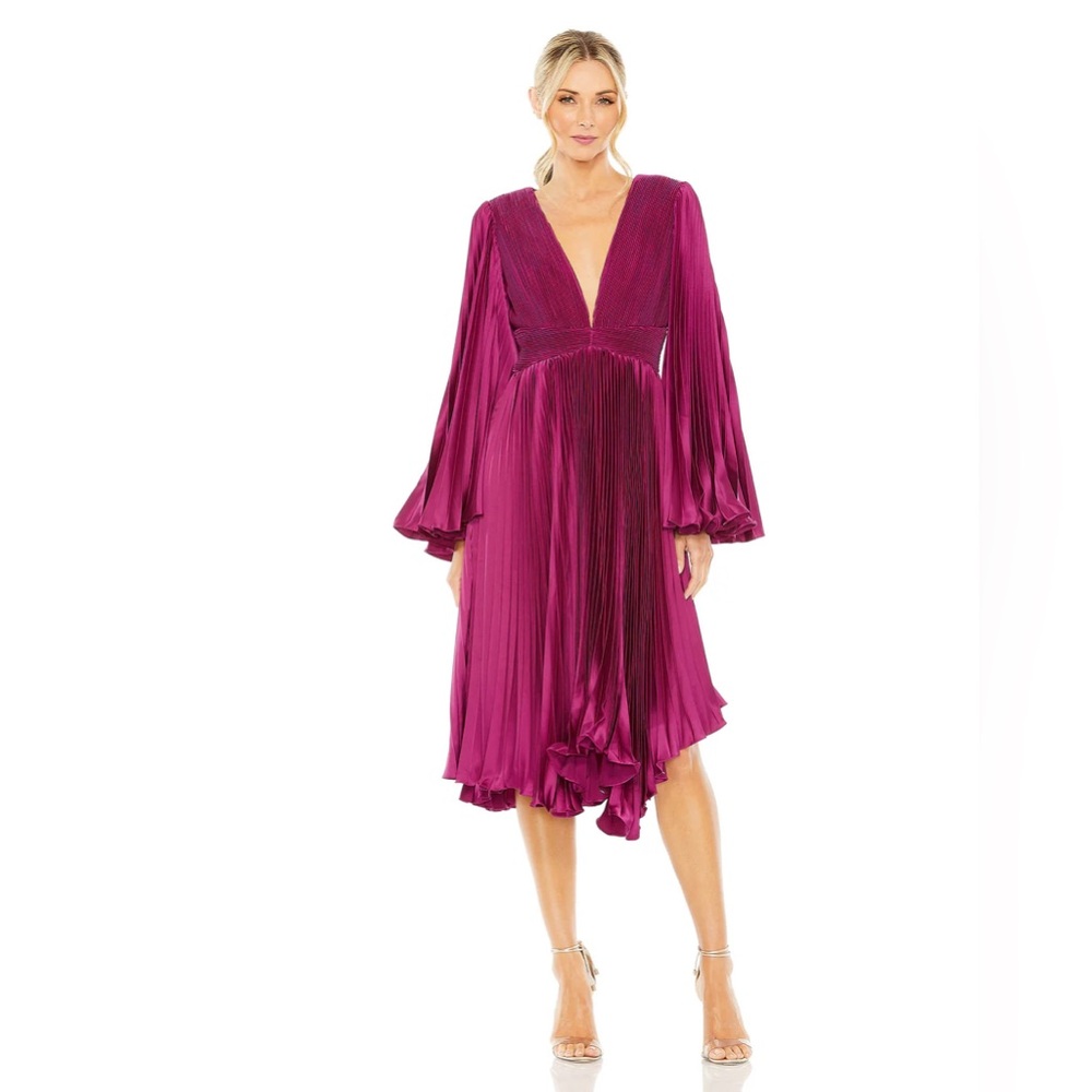 Mac Duggal Long Flare Sleeve Pleated Dress In Berry Size 14